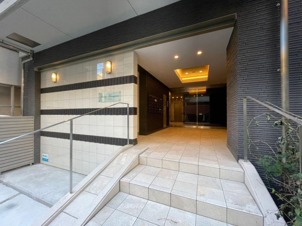プリヴィアーレ金山　名古屋市賃貸　仲介手数料無料のエントランス