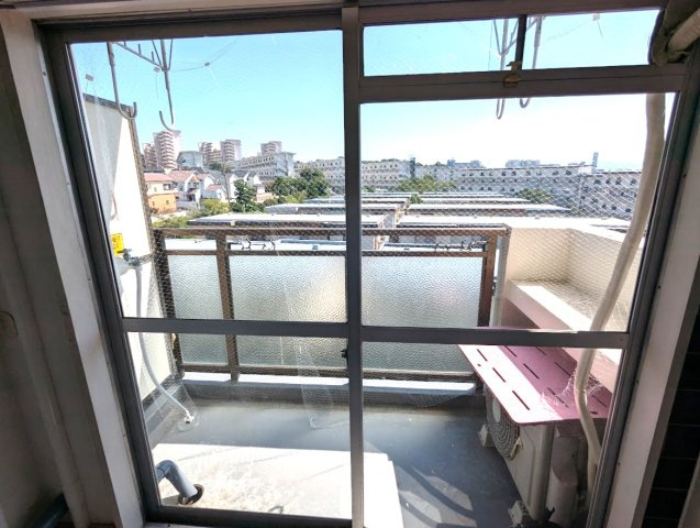 明舞第３団地１１号棟のバルコニー