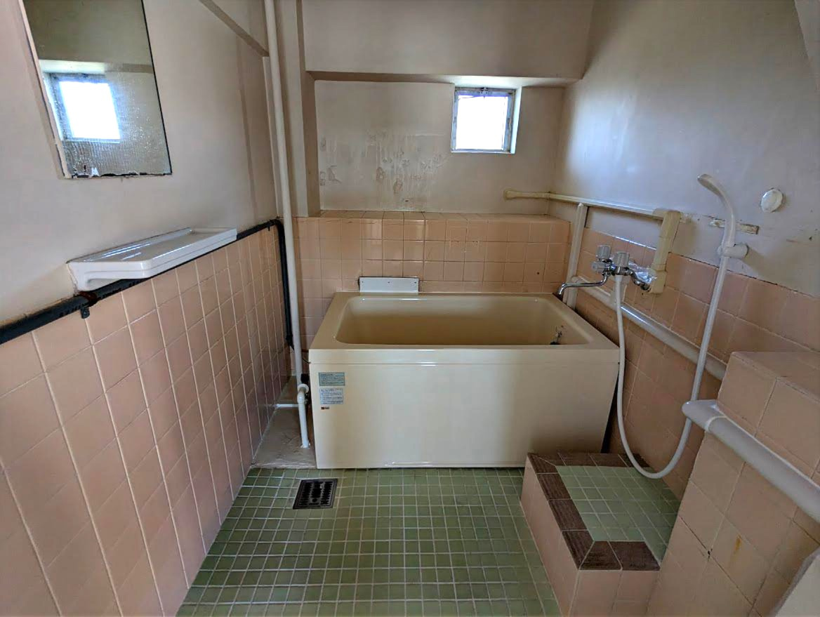 明舞第３団地１１号棟の浴室