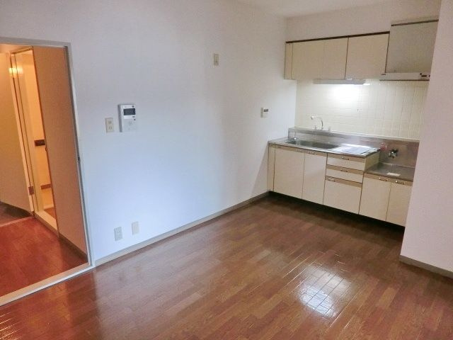 パストラル野沢壱番館　オートロック　モニター付きインターホン　最上階の居間・リビング