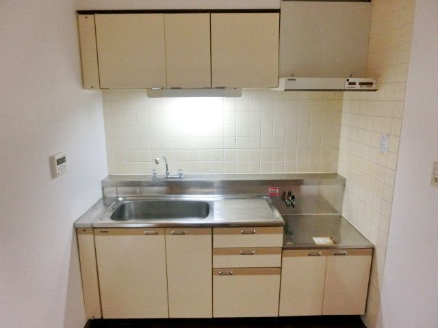 パストラル野沢壱番館　オートロック　モニター付きインターホン　最上階のキッチン