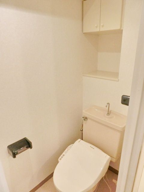 パストラル野沢壱番館　オートロック　モニター付きインターホン　最上階のトイレ