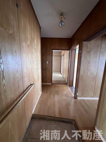 東逗子第2団地９号棟の玄関|明るい玄関です