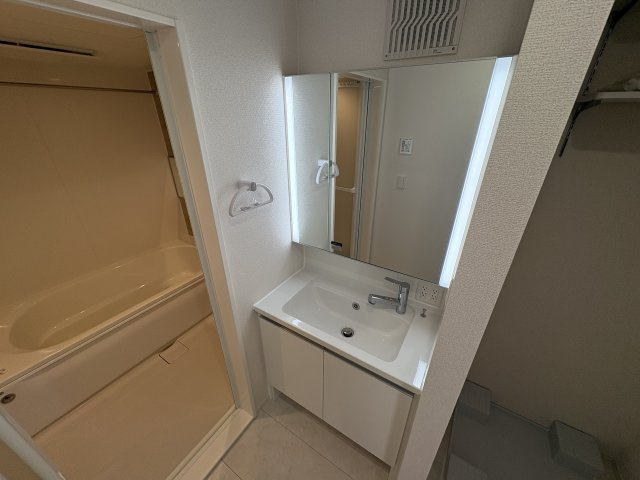 ルグラン亀山の洗面所