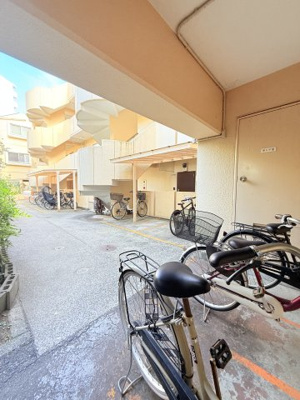 【駐車場】 | 鶴見市場ダイヤモンドマンション | 駐輪場になります。