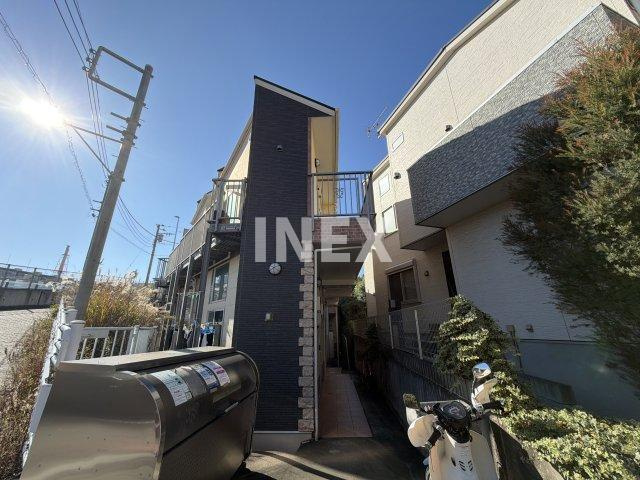 横浜市鶴見区岸谷３丁目のアパートの外観