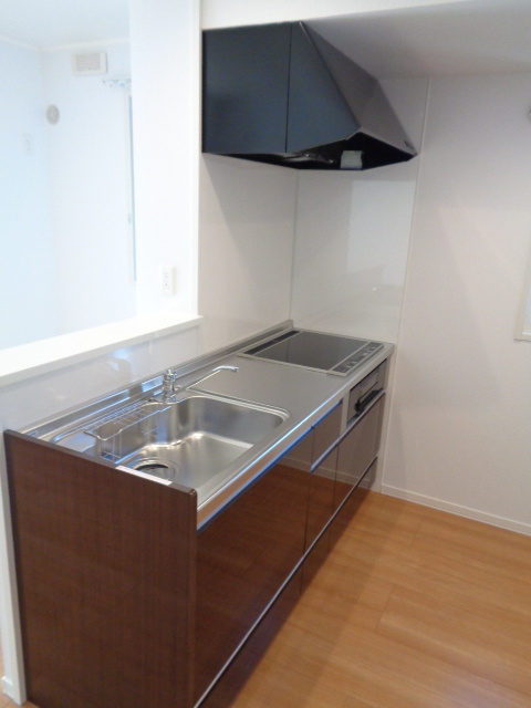 ウィスティリア湘南のキッチン|グリル付IH３口システムキッチン