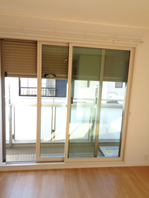 ウィスティリア湘南のセキュリティ|安心の防犯シャッター