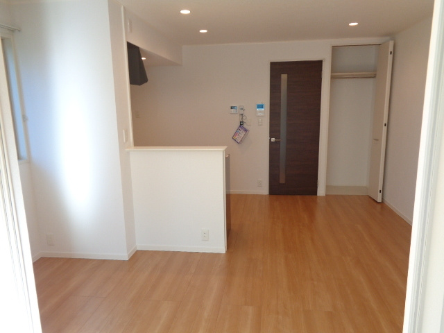 ウィスティリア湘南の洋室|カウンターキッチン　１０．４帖LDK