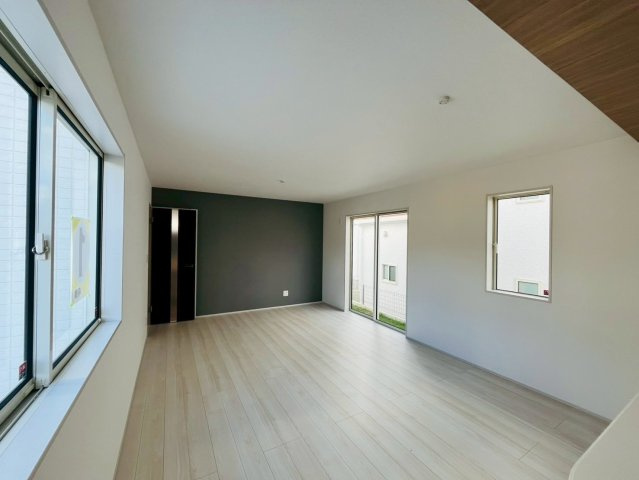 ★★南城市玉城糸数3期-1号棟（全4棟）の居間・リビング|おしゃれなリビングです