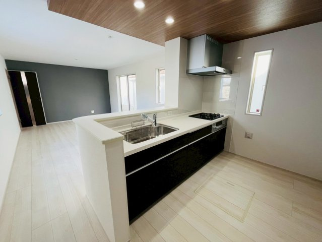 ★★南城市玉城糸数3期-1号棟（全4棟）のキッチン|お料理しやすいキッチンです