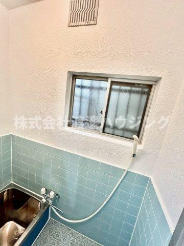 寝屋川市木屋町一戸建のその他|窓