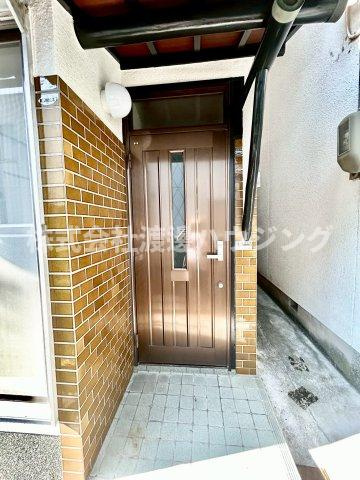 寝屋川市木屋町一戸建のエントランス