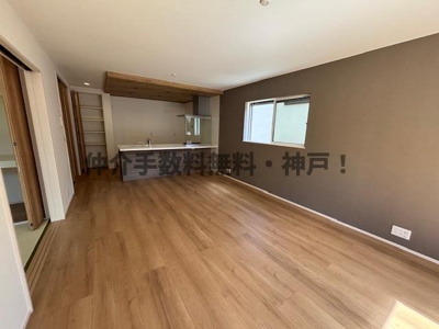 【居間・リビング】 | 神戸市西区秋葉台2丁目　新築戸建　仲介手数料無料！ | 使いやすい居間です