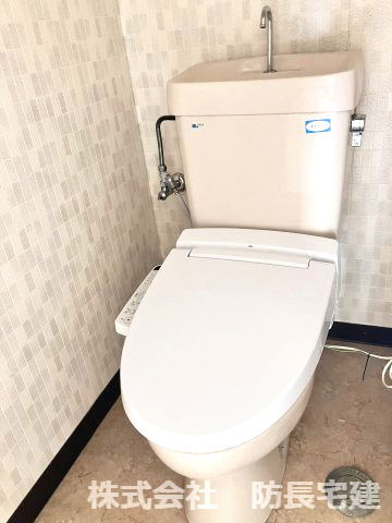レジデンスカワモトのトイレ|ウォシュレット付きのトイレです