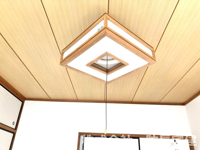 レジデンスカワモトの設備|和室の照明です