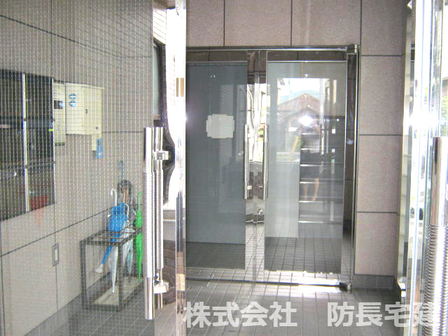 レジデンスカワモトのエントランス