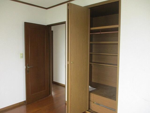 西椎路戸建の収納