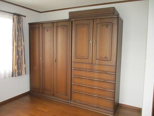 西椎路戸建の洋室