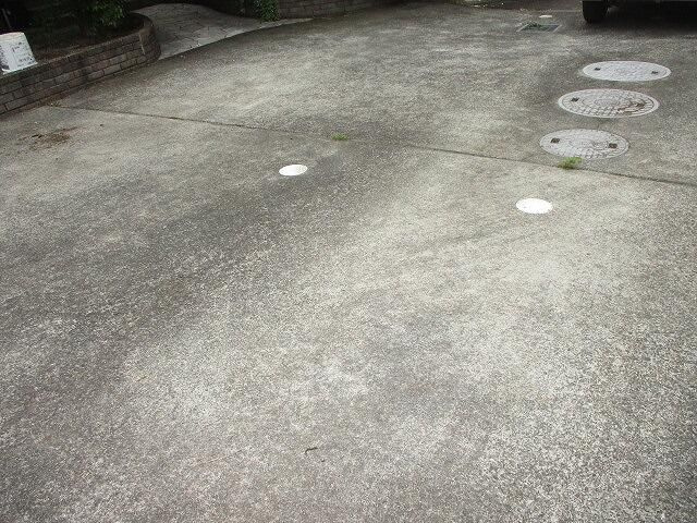 西椎路戸建の駐車場