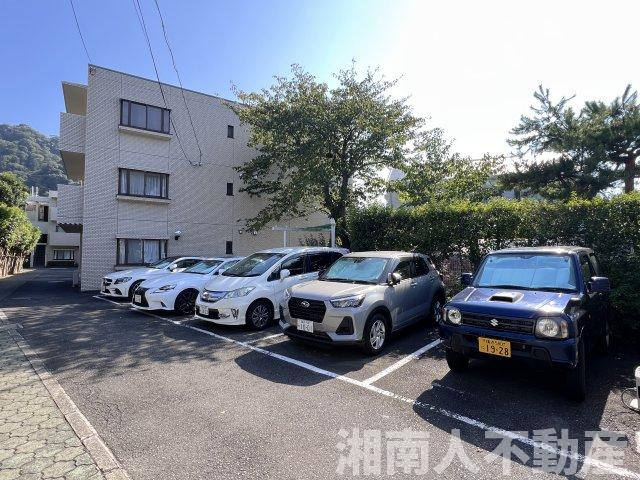 コスモ葉山の駐車場|駐車場があります
