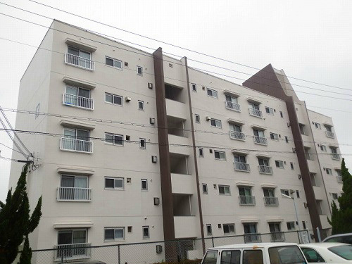 高倉台団地5-1団地13号棟の外観