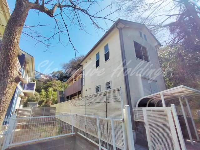 鎌倉市極楽寺１丁目のアパート