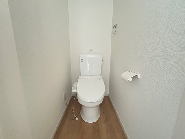 【価格改定】長岡京市今里4丁目3期のトイレ|温水洗浄機付便座