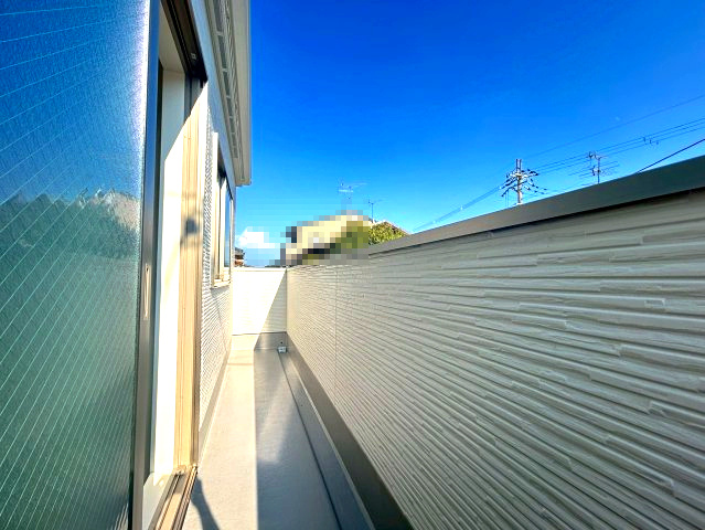 【価格改定】長岡京市今里4丁目3期のバルコニー|西側バルコニー