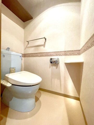 サントノーレ介良のトイレ|温水洗浄機能付きのトイレです。