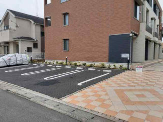 【駐車場】