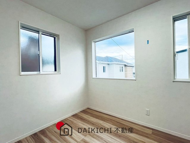 【洋室】 | 鴻巣市天神第5期　ワイウッドコート　新築戸建　全4棟　2号棟