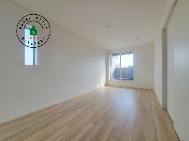 宮崎市下北方町第6-2棟（2号棟）の寝室|主寝室には収納力に優れたクローゼットがありますので、お部屋もすっきり片付きます。