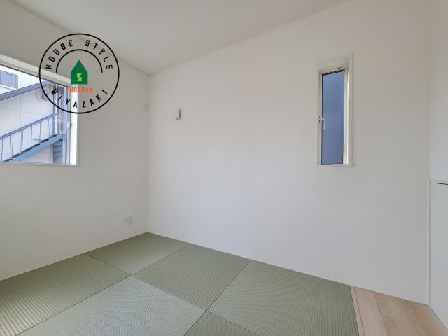 宮崎市下北方町第6-2棟（2号棟）の和室|和室を上手に活用すると暮らし方の幅が広がります。例えば普段は開け放して、子供の小さいうちはお昼寝や遊びのスペースに。畳はソフトなので転んでもケガをしにくく安心です