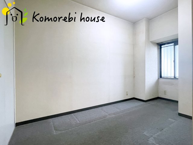 ワコーレ・ロイヤルガーデン・北本A棟の子供部屋|【リフォーム相談承ります】カーペットのお部屋になりますが、フローリングや和室にリフォーム変更可能です。ご希望の方はスタッフまでご相談ください。お見積りもお任せください。