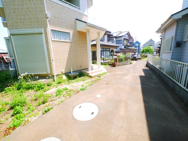 八街市富山　中古戸建の駐車場|平成17年12月築　3LDK   駐車2台可能