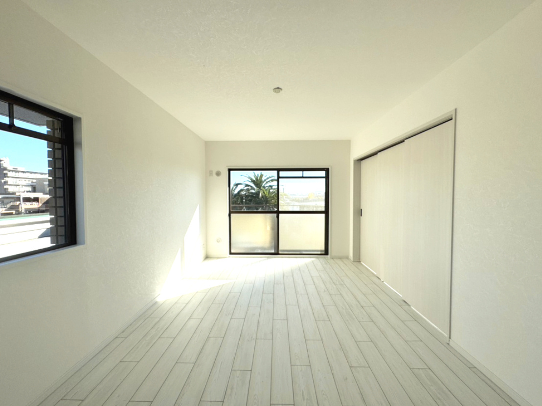 朝日プラザ魚崎北町の洋室|北西側は六甲山系の山々が望める自然豊かな眺望