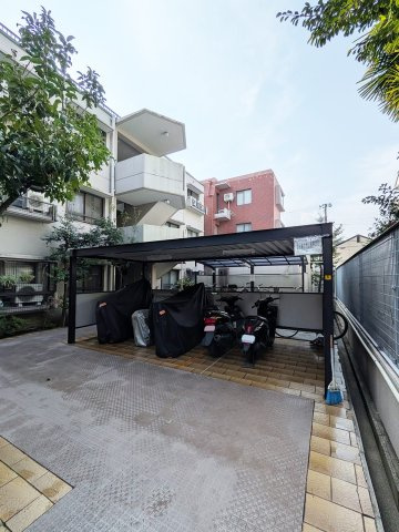 朝日プラザ魚崎北町の駐車場