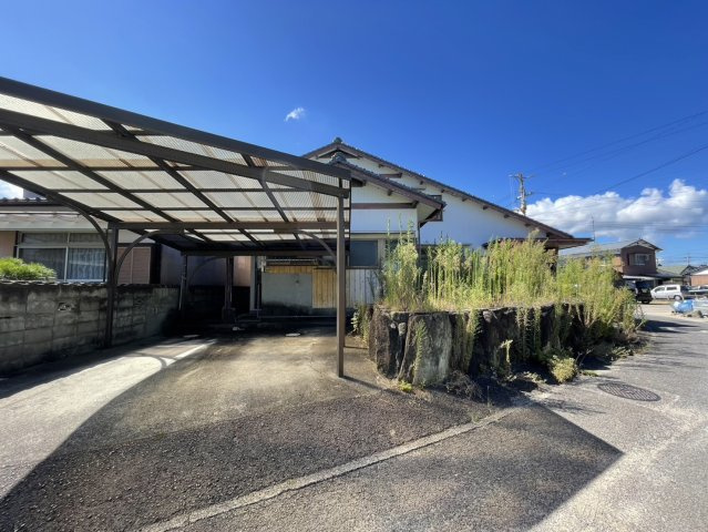 桜木町　中古住宅の駐車場