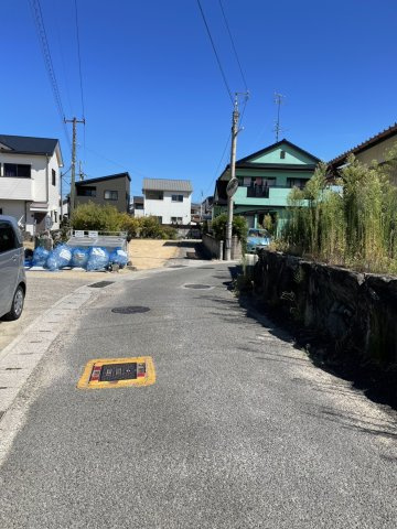 桜木町　中古住宅の前面道路含む現地写真