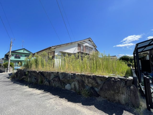 桜木町　中古住宅の前面道路含む現地写真