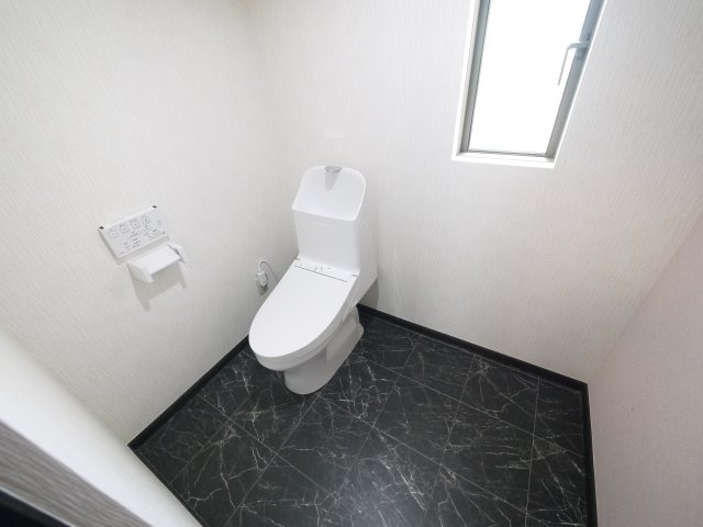 山武市井之内　中古戸建のトイレ|内外装リフォーム済み令和7年1月敷地約229坪ドックランバーベキュー海岸徒歩約5分サーフィンの拠点に