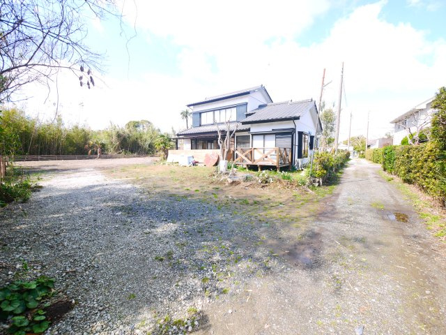 山武市井之内　中古戸建の庭|内外装リフォーム済み令和7年1月敷地約229坪ドックランバーベキュー海岸徒歩約5分サーフィンの拠点に