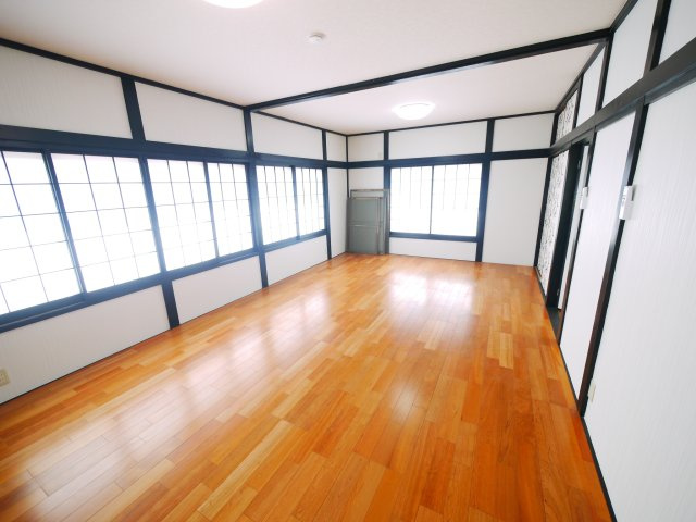 山武市井之内　中古戸建の洋室|内外装リフォーム済み令和7年1月敷地約229坪ドックランバーベキュー海岸徒歩約5分サーフィンの拠点に