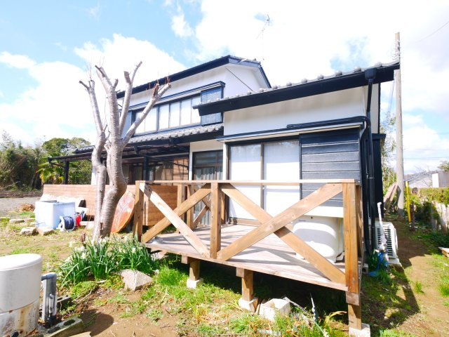 山武市井之内　中古戸建の外観|内外装リフォーム済み令和7年1月敷地約229坪ドックランバーベキュー海岸徒歩約5分サーフィンの拠点に