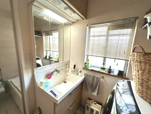 八街市八街は　中古戸建の独立洗面台|藤の台分譲地内　南公道　カーポート1台 ４LDK ユニットバス閑静な分譲地内