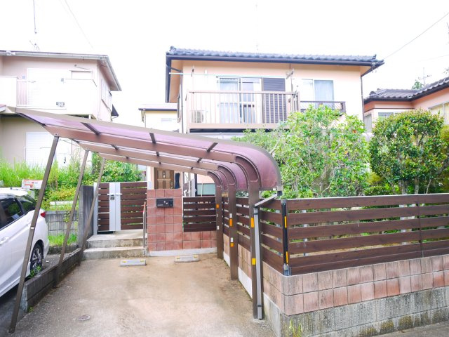 八街市八街は　中古戸建の外観|藤の台分譲地内　南公道　カーポート1台 ４LDK ユニットバス閑静な分譲地内