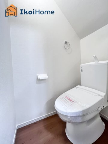 明石市魚住町西岡10期2号棟　新築戸建のトイレ|【ホームページに現地動画掲載中】●年中無休：当日予約可●1階・2階ウォッシュレット付のお手洗いです