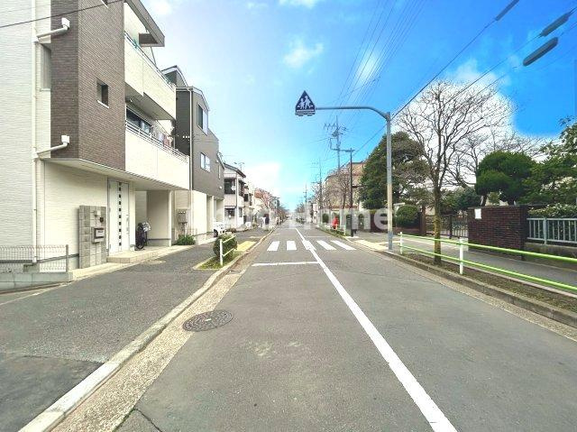 葛飾区柴又3丁目新築分譲住宅の前面道路含む現地写真|全面道路