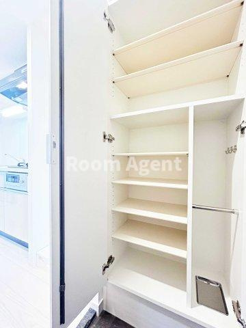 プレサンス太閤通ファシールの玄関